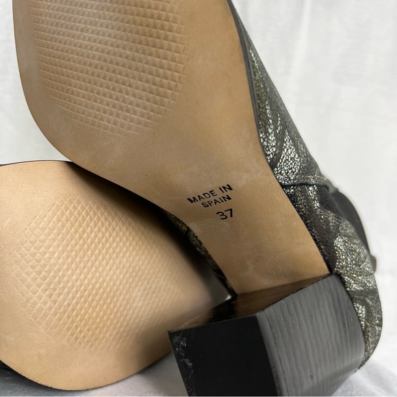 Intentionally Blank Tempo Floral Bootie - Picture 4 of 7